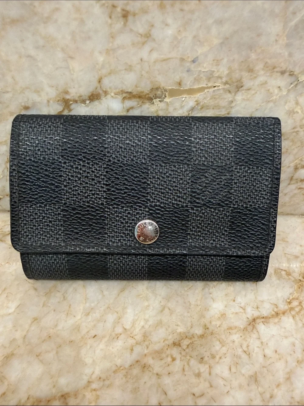 Louis Vuitton Graphite Damier key clay